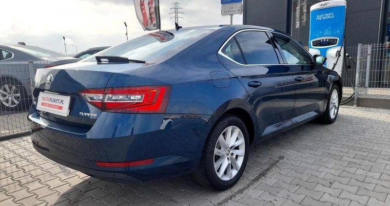 Skoda Superb cena 89900 przebieg: 106299, rok produkcji 2019 z Nekla małe 352